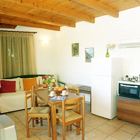 Polichna Apartman Kolimvári